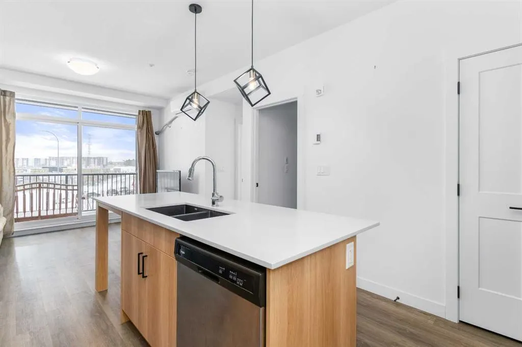 20 Sage Hill Walk NW, #208