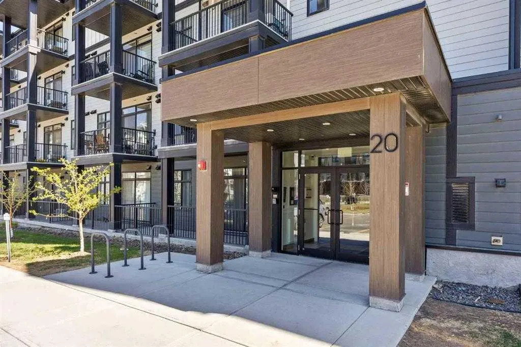 20 Sage Hill Walk NW, #208