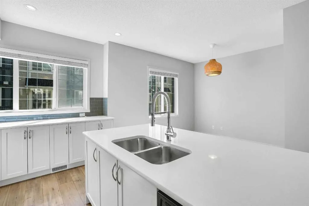 410 Nolanlake Villas NW
