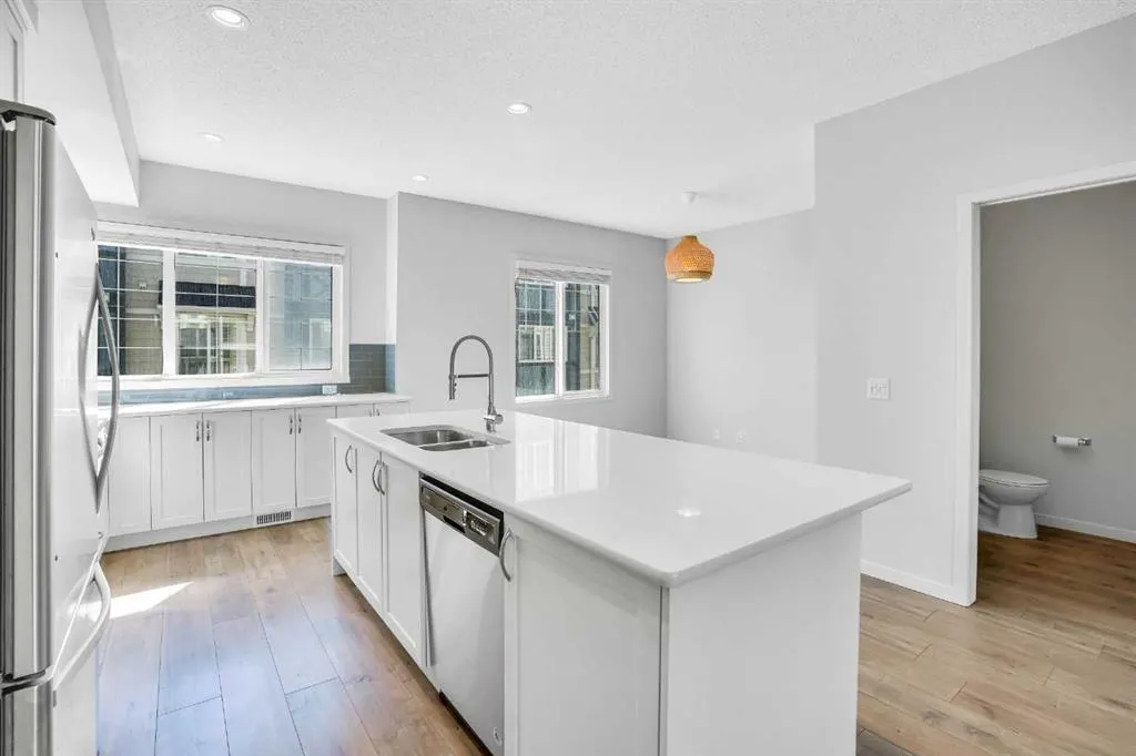 410 Nolanlake Villas NW