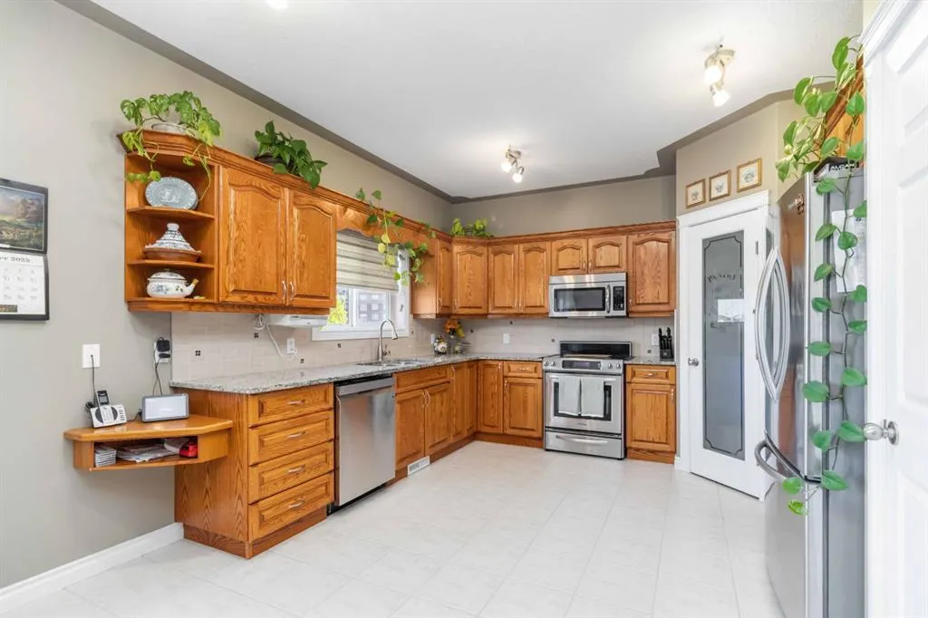 129 Pickles Crescent