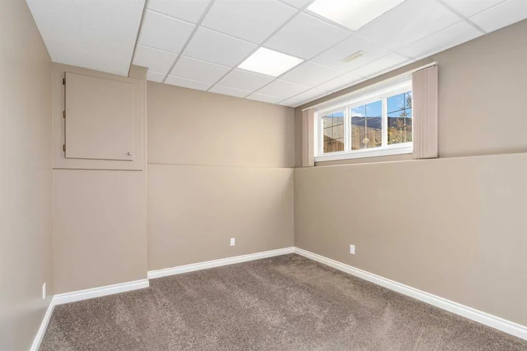 129 Pickles Crescent