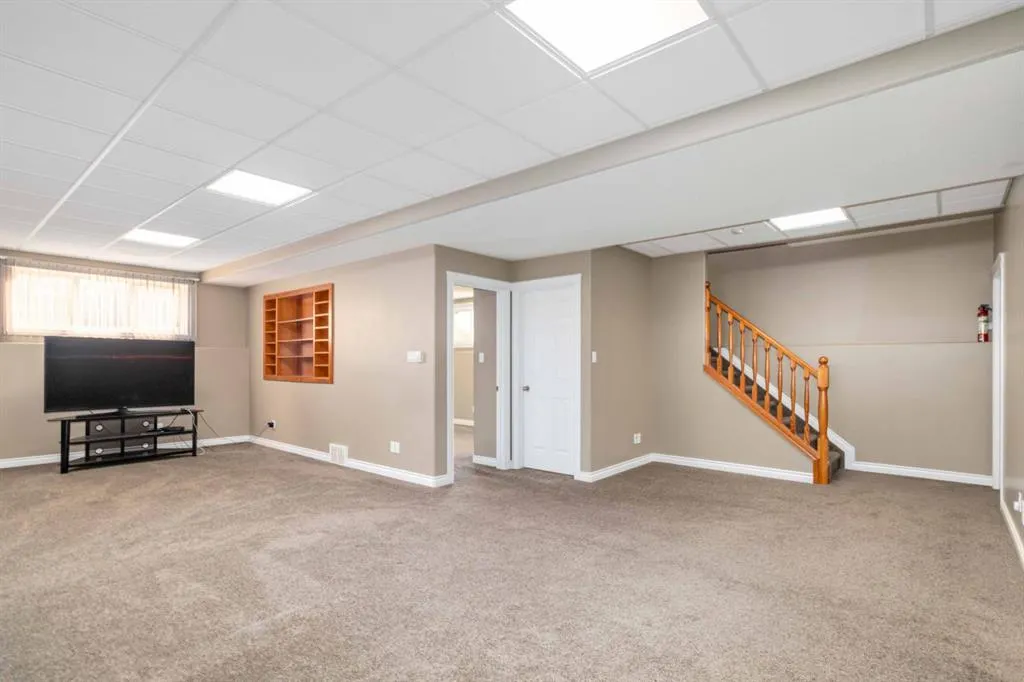 129 Pickles Crescent