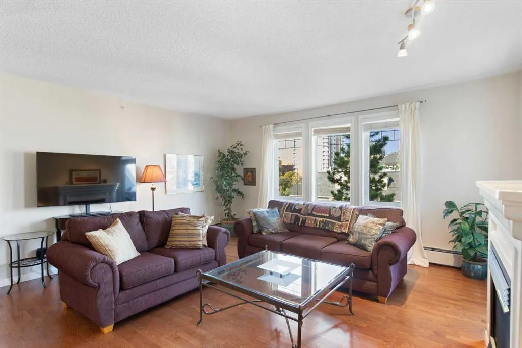 2422 Erlton Street SW, #404