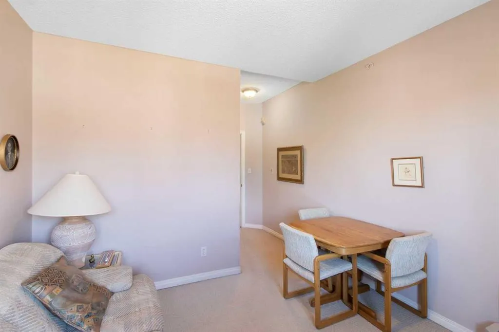 2422 Erlton Street SW, #404