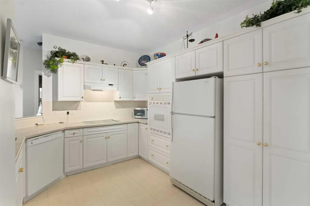 2422 Erlton Street SW, #404