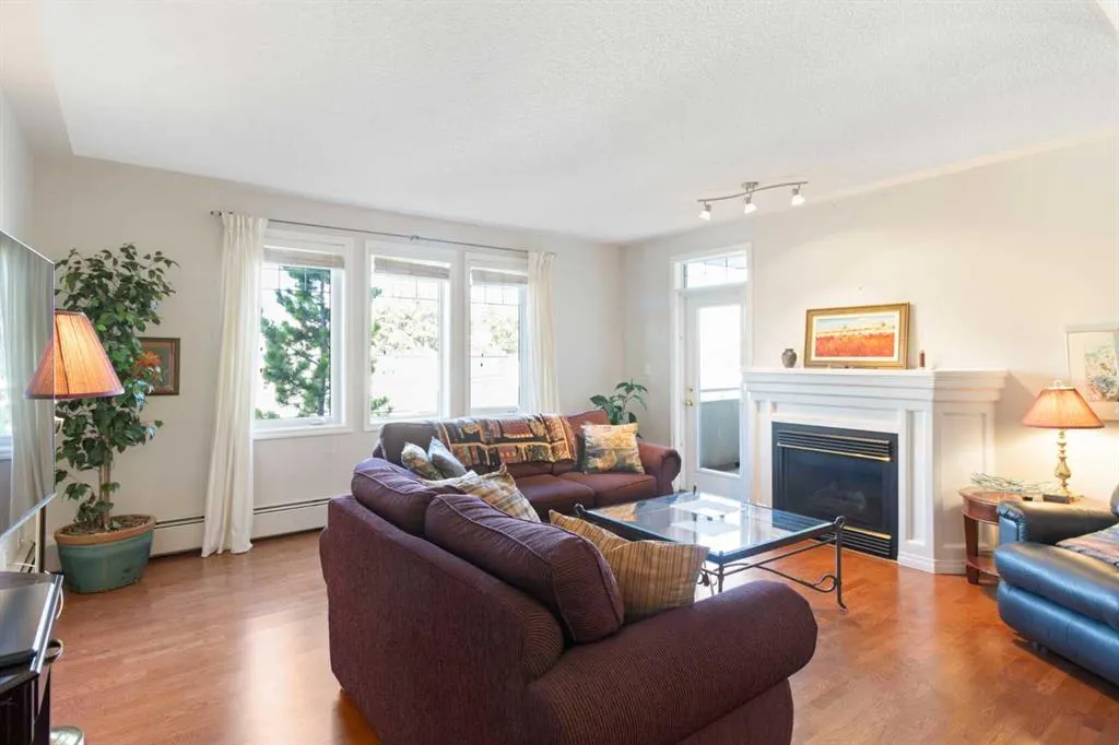 2422 Erlton Street SW, #404