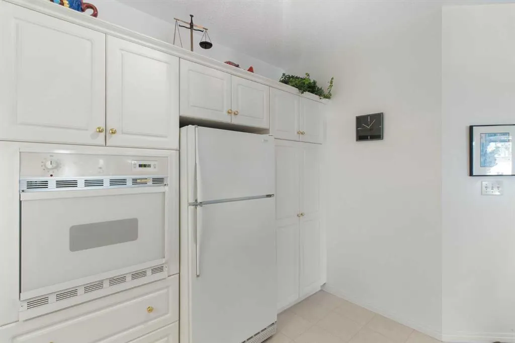 2422 Erlton Street SW, #404