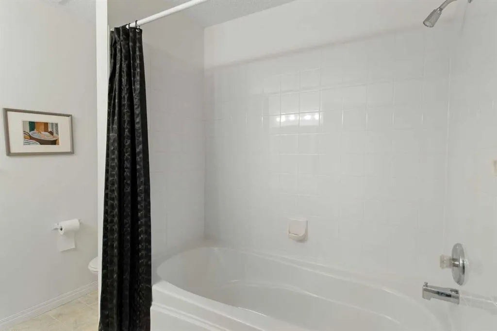 2422 Erlton Street SW, #404