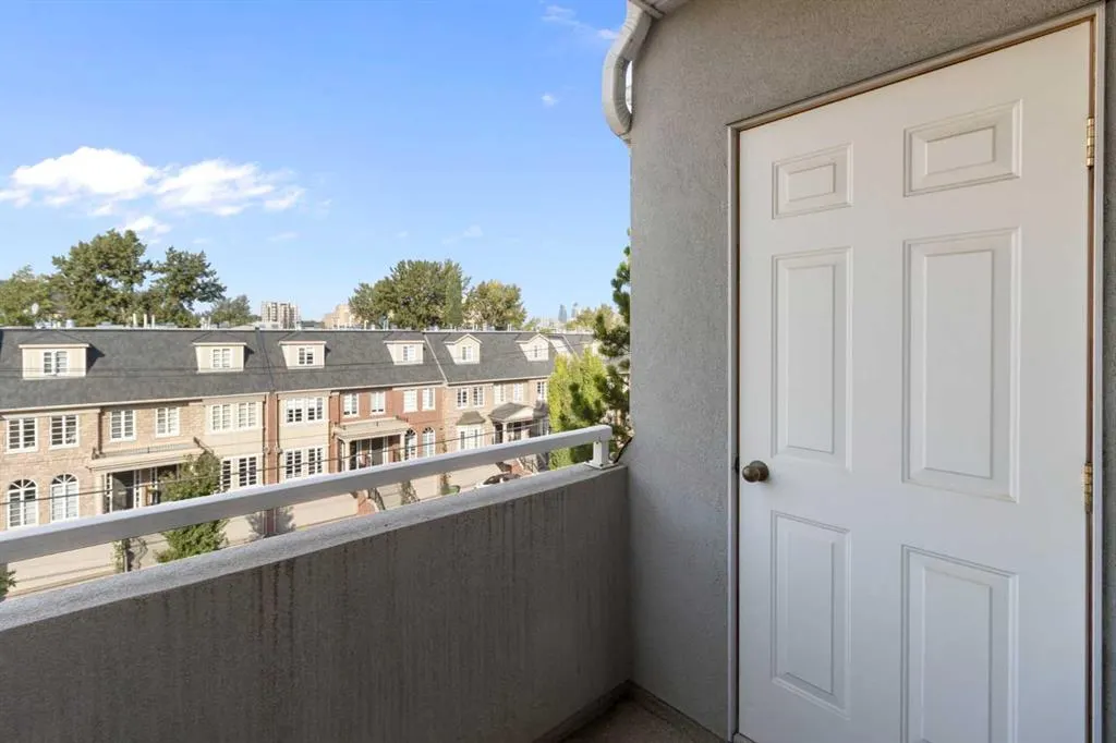 2422 Erlton Street SW, #404