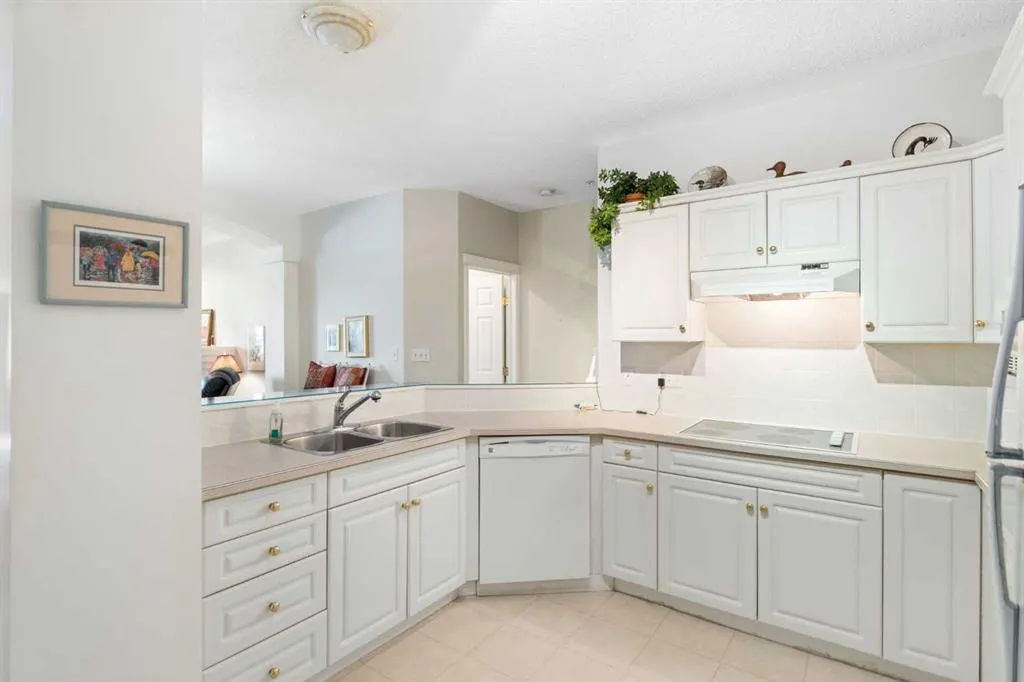 2422 Erlton Street SW, #404