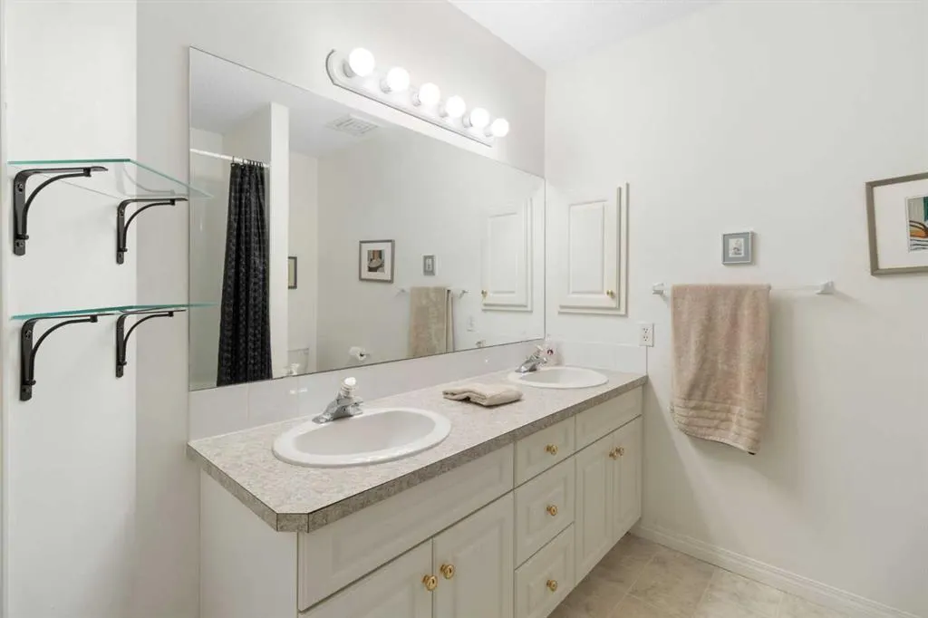 2422 Erlton Street SW, #404