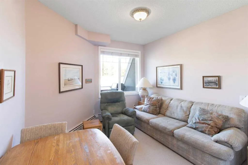 2422 Erlton Street SW, #404