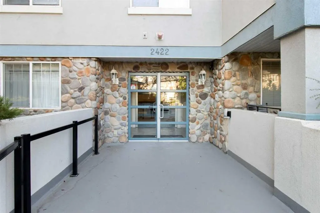 2422 Erlton Street SW, #404