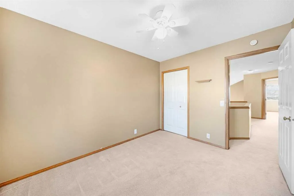 1042 Harvest Hills Drive NE