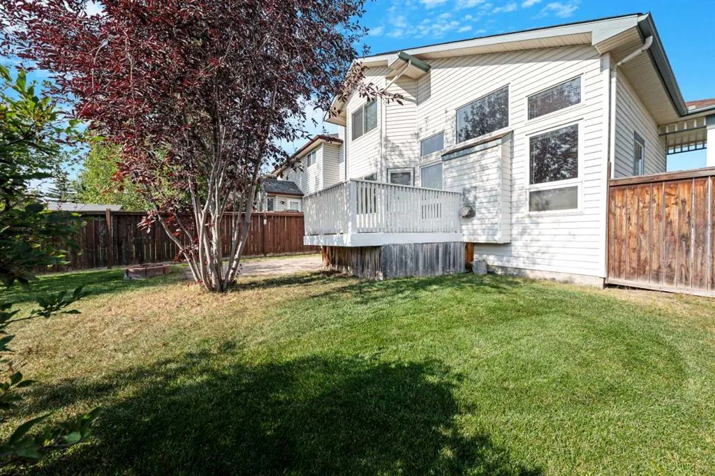 1042 Harvest Hills Drive NE