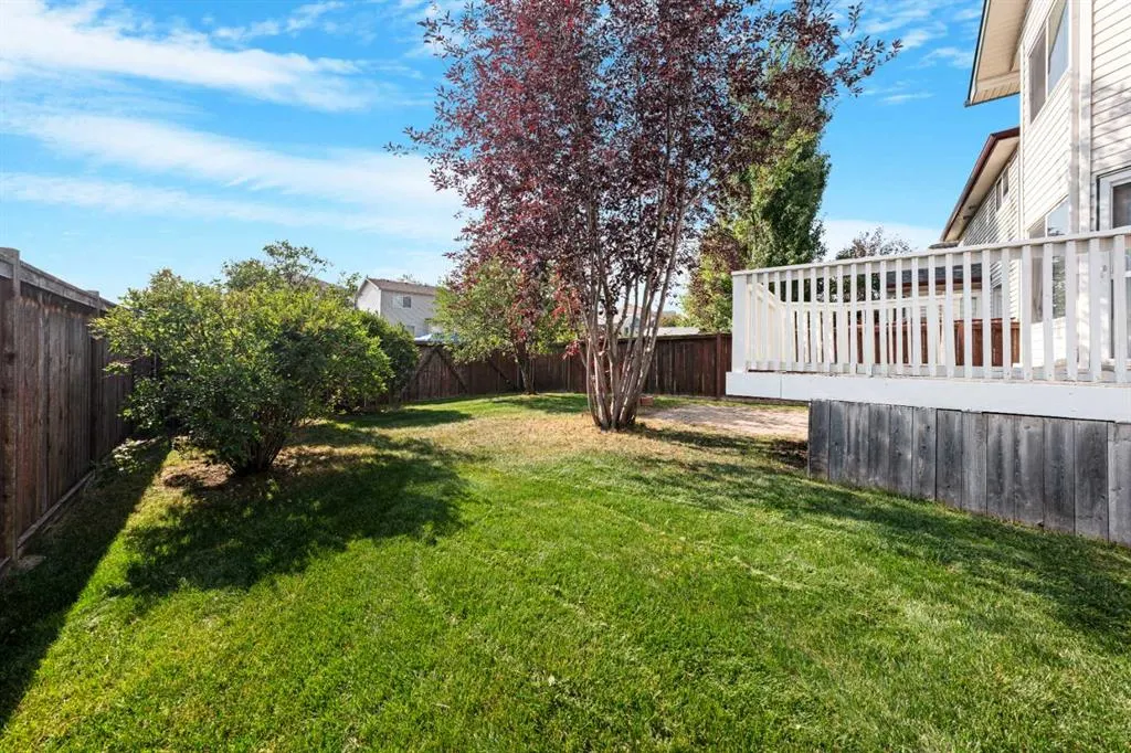 1042 Harvest Hills Drive NE