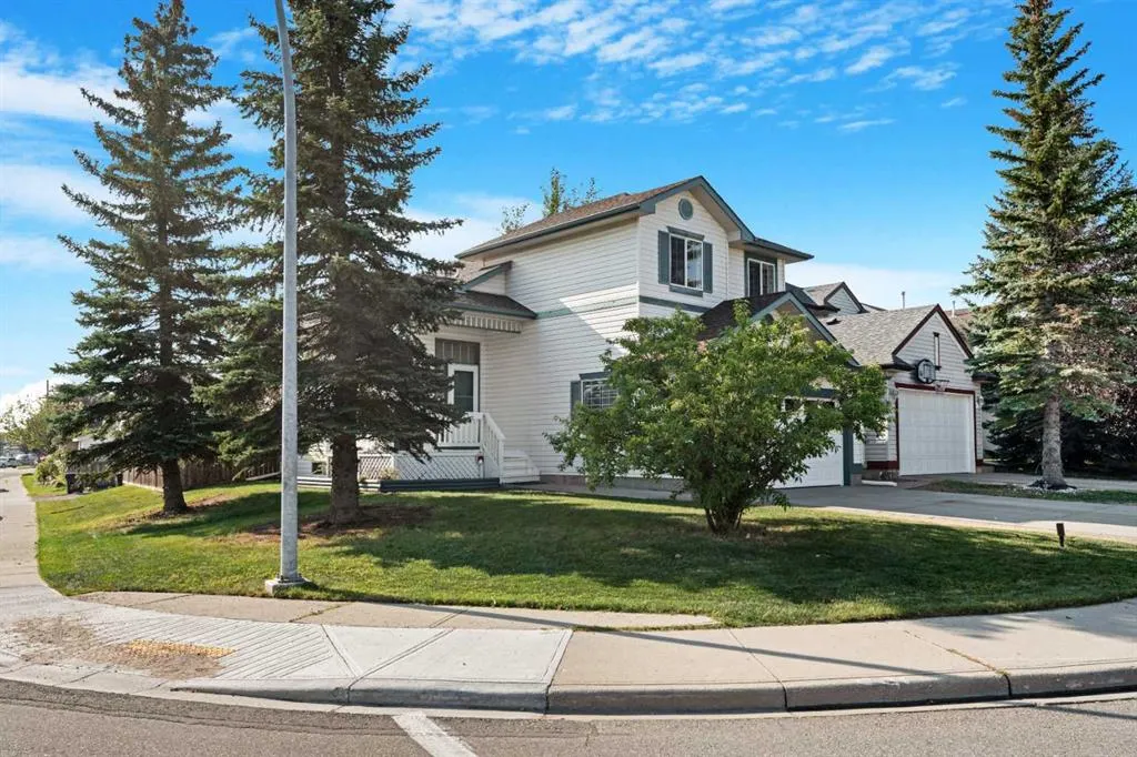 1042 Harvest Hills Drive NE