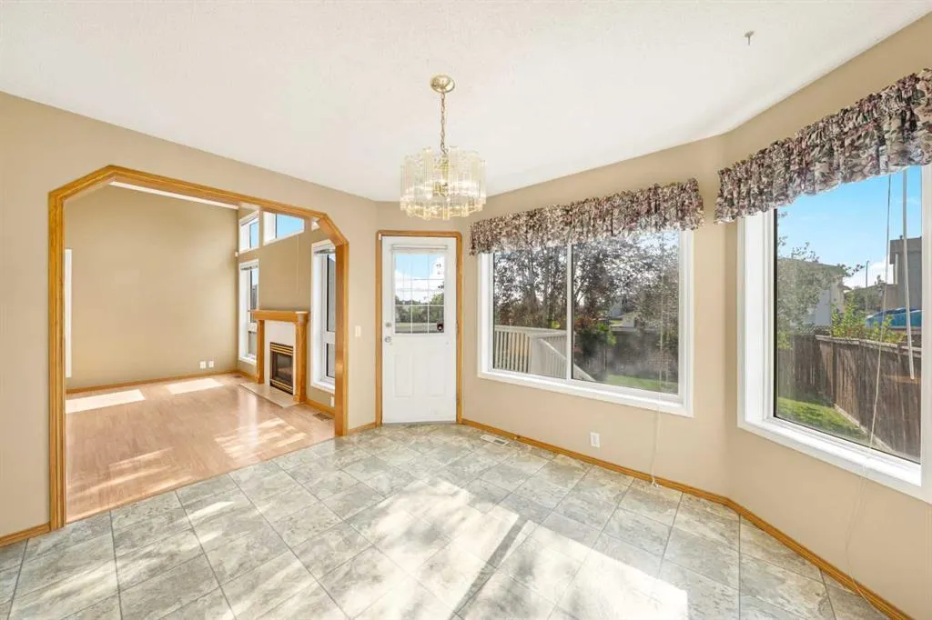 1042 Harvest Hills Drive NE