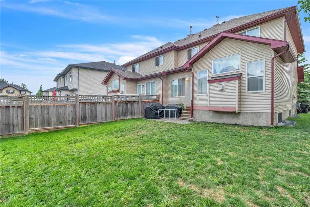 86 Silverado Range Heights SW