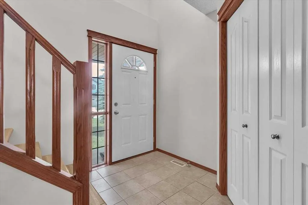 86 Silverado Range Heights SW