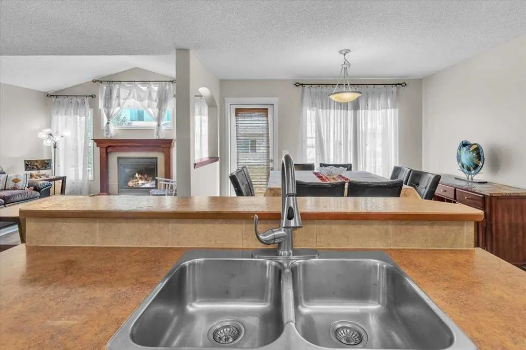 86 Silverado Range Heights SW