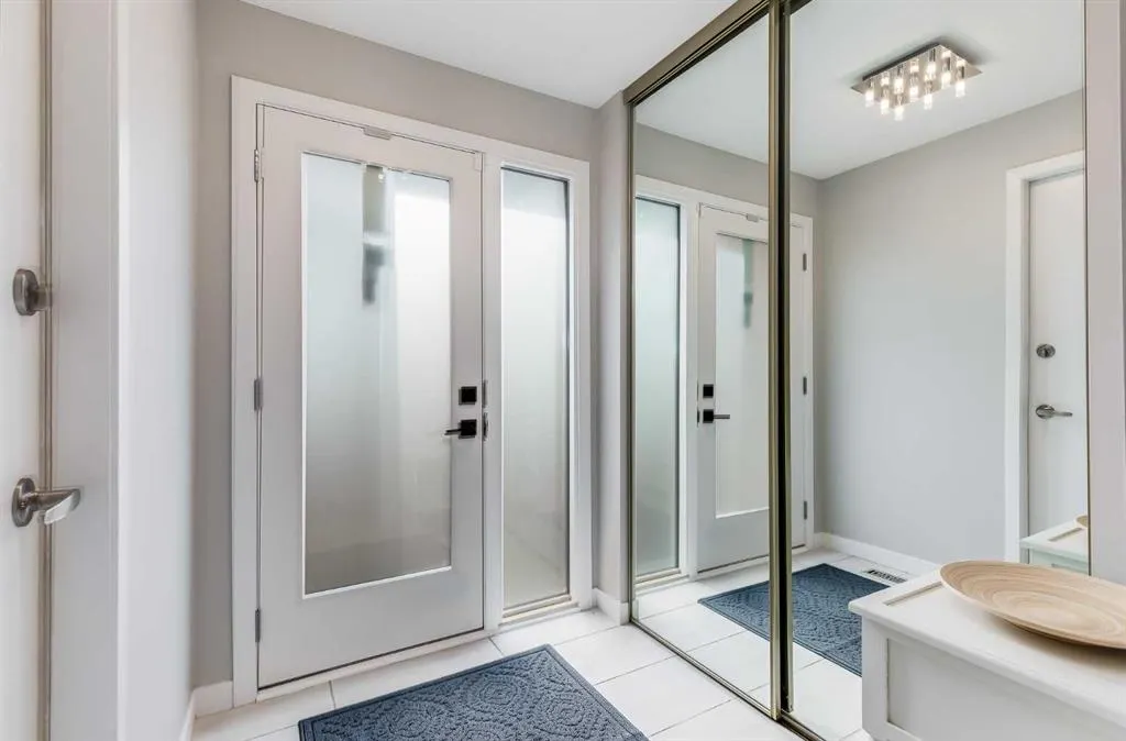 24 Coachway Green SW