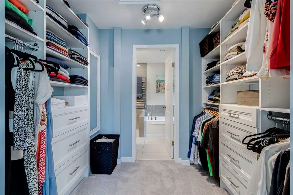 24 Coachway Green SW