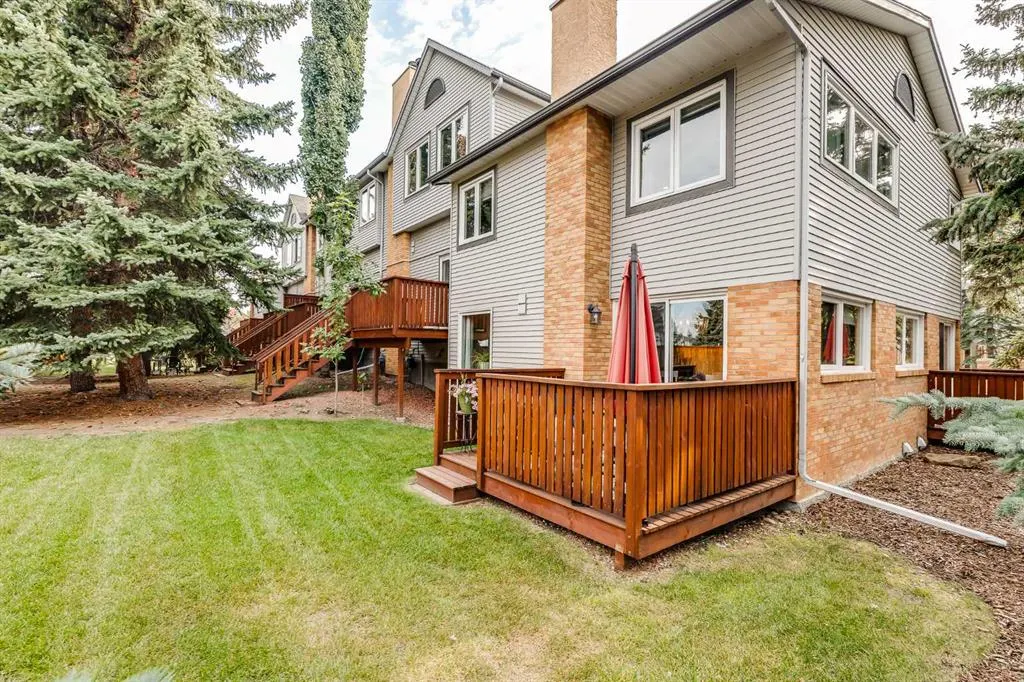 24 Coachway Green SW
