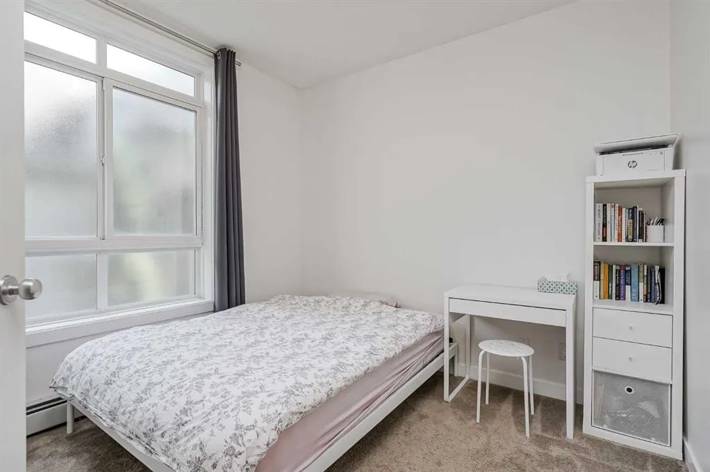540 5 Avenue NE, #301
