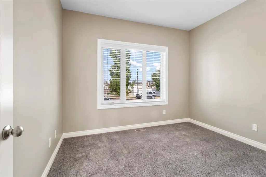 7 Crestview Boulevard