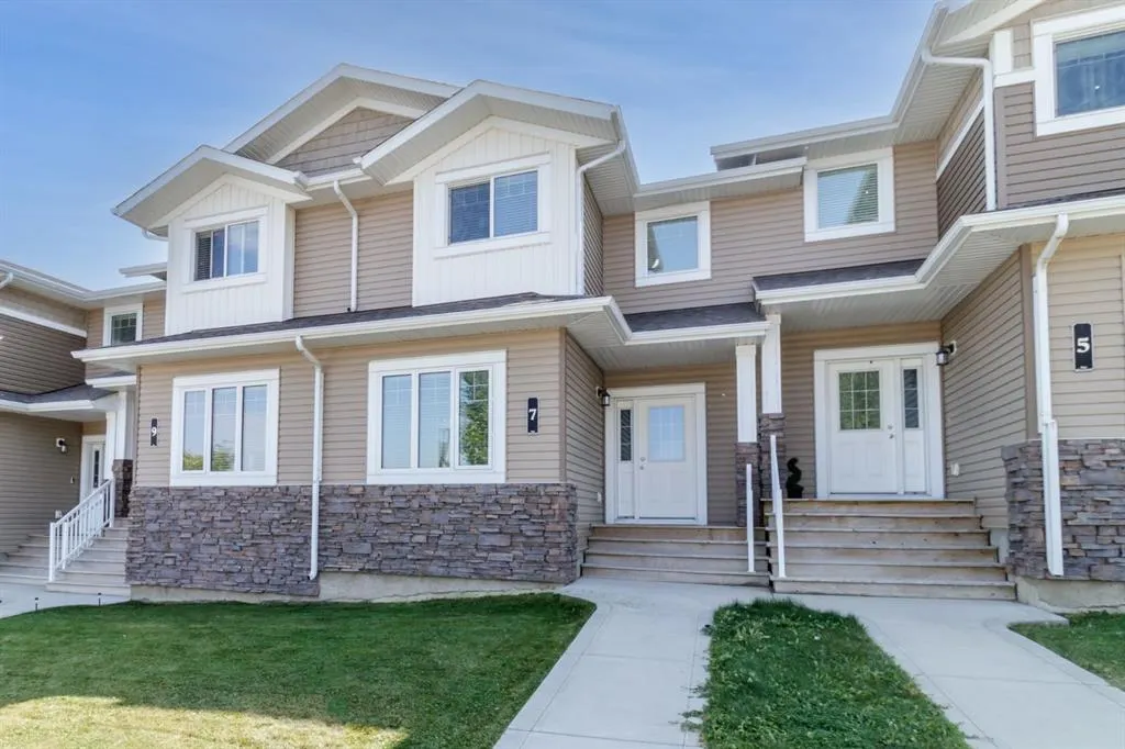 7 Crestview Boulevard