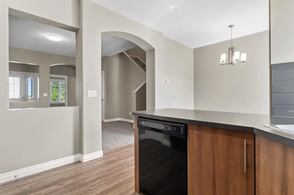 7 Crestview Boulevard