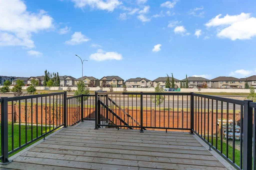 1209 Chinook Gate Bay SW