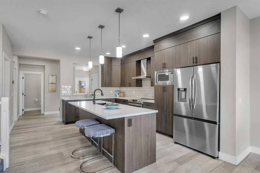 1209 Chinook Gate Bay SW