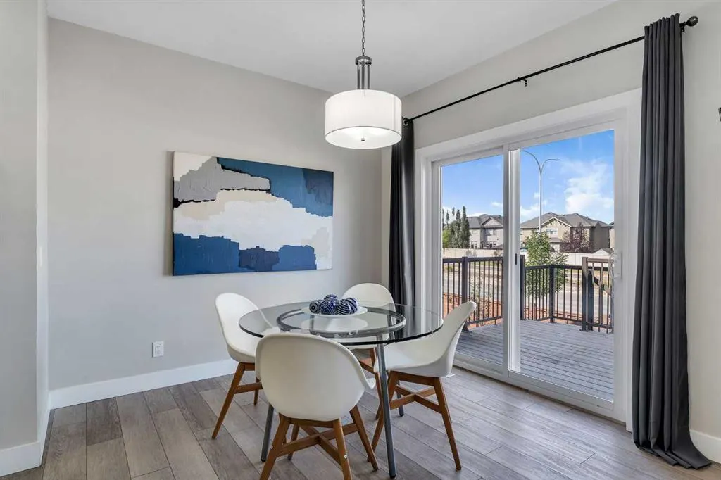 1209 Chinook Gate Bay SW