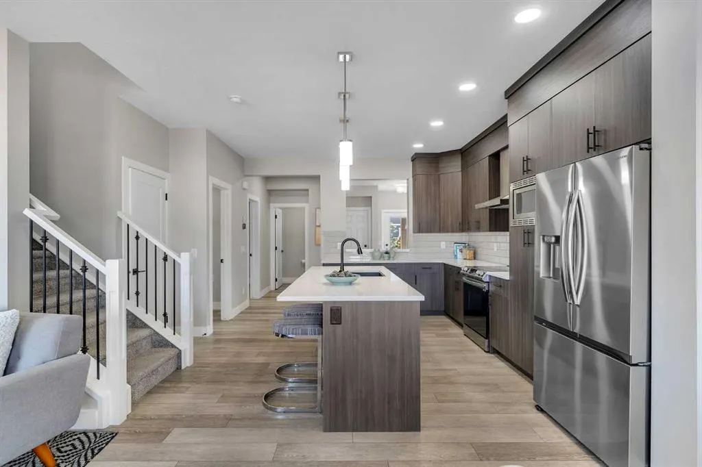 1209 Chinook Gate Bay SW