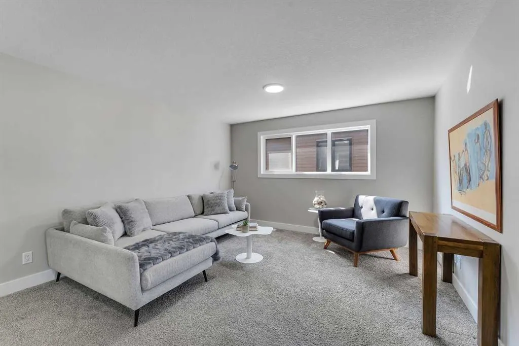 1209 Chinook Gate Bay SW