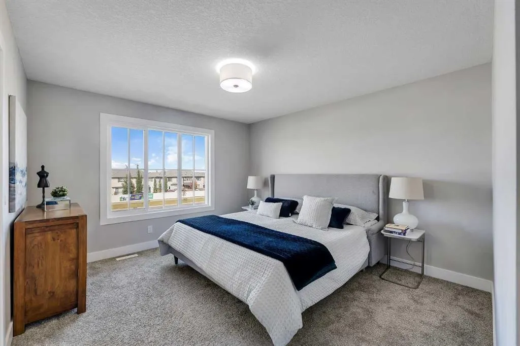1209 Chinook Gate Bay SW