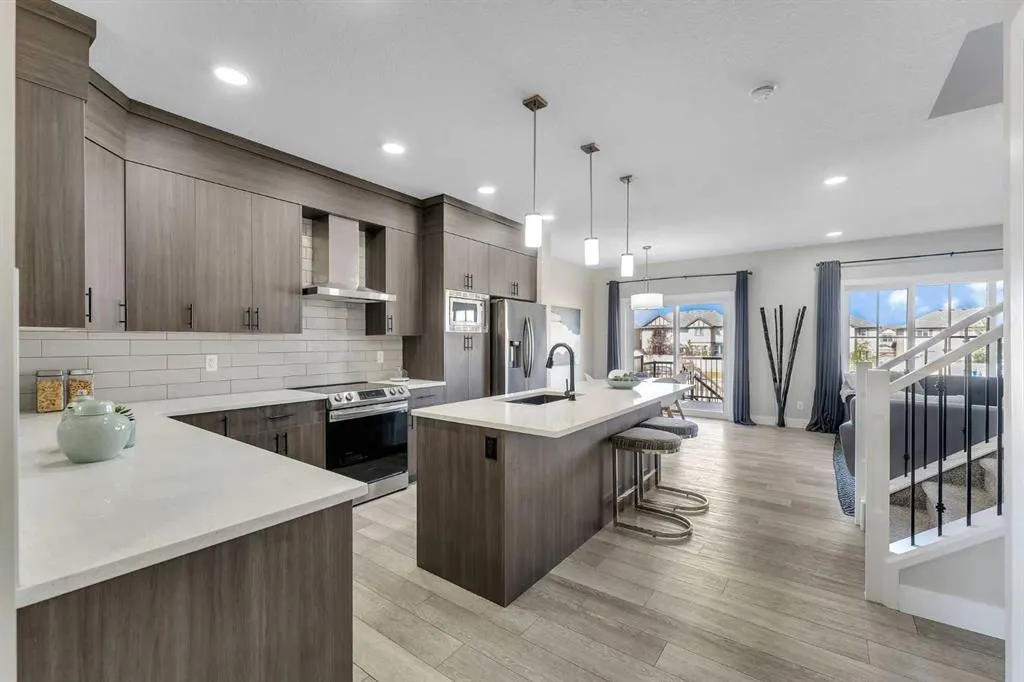 1209 Chinook Gate Bay SW