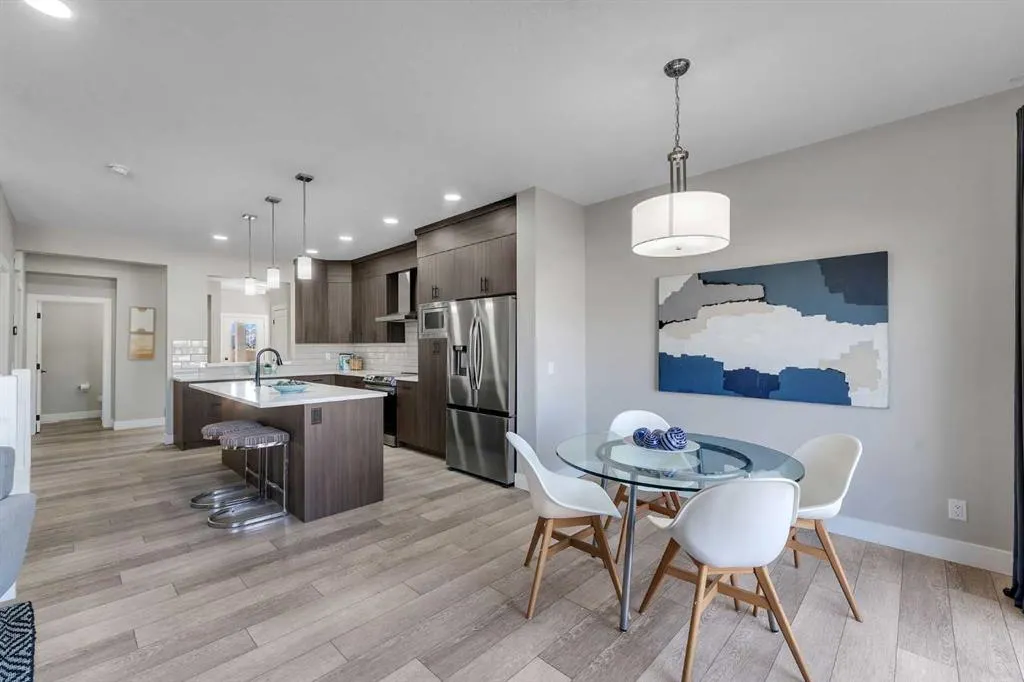 1209 Chinook Gate Bay SW