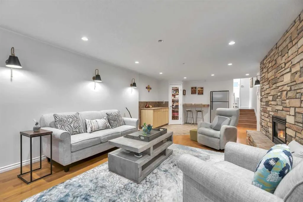 80 Cardiff Drive NW