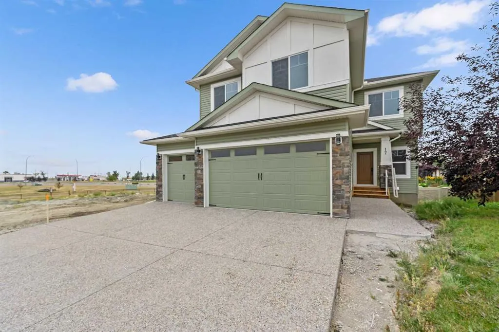 17 Lakes Estates Circle