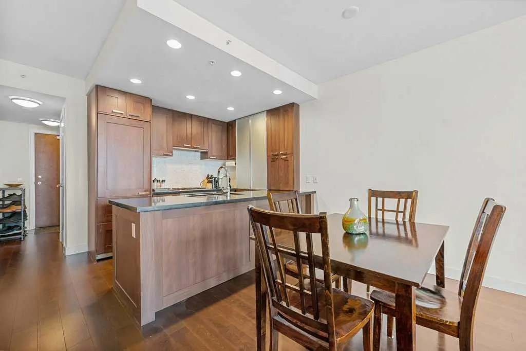222 Riverfront Avenue SW, #812