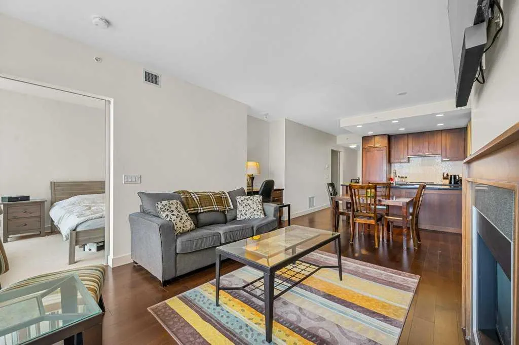 222 Riverfront Avenue SW, #812