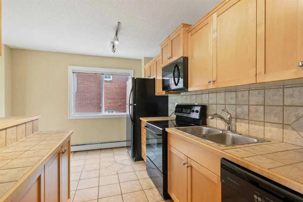 920 Royal Avenue SW, #204