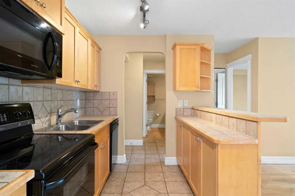 920 Royal Avenue SW, #204