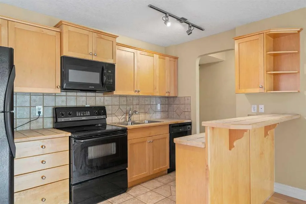 920 Royal Avenue SW, #204