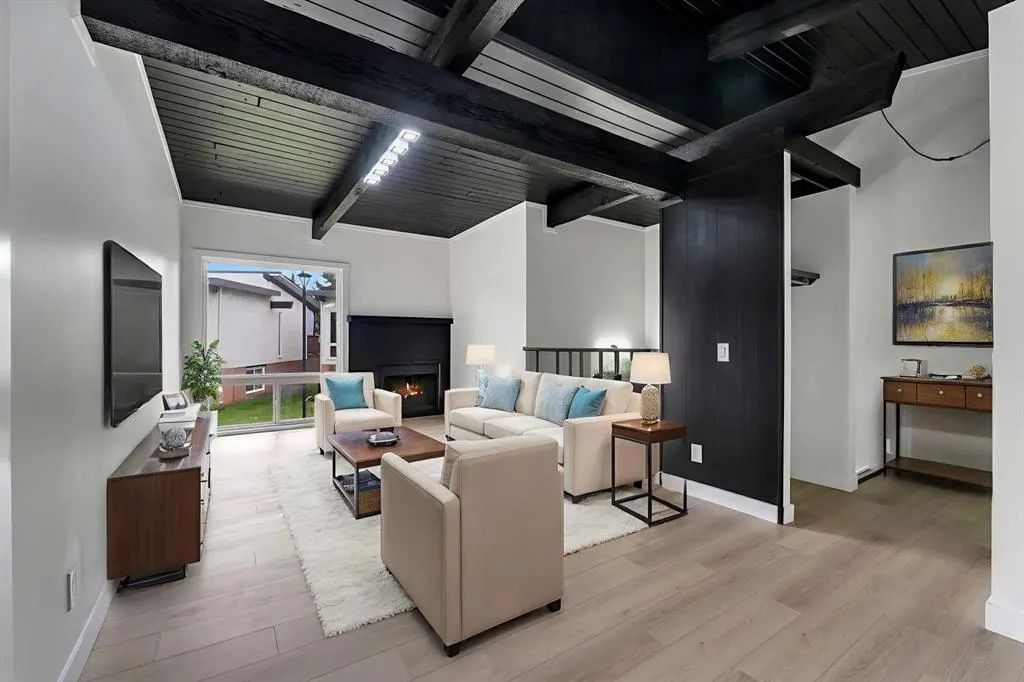 105 Pinemont Bay NE