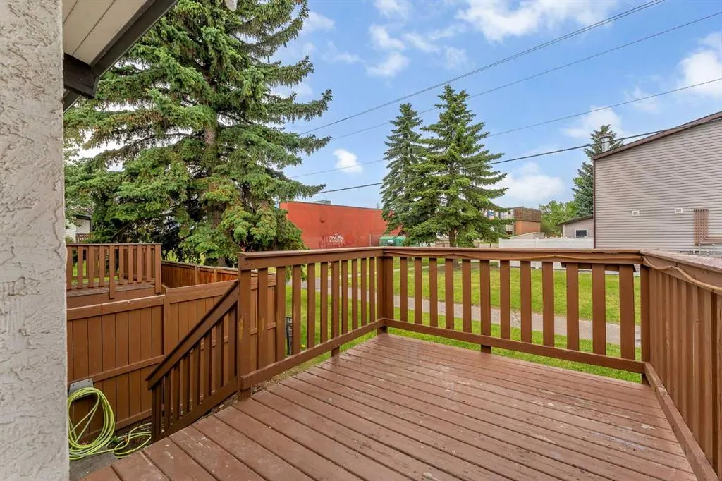 105 Pinemont Bay NE
